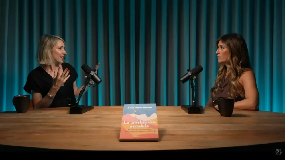 Anna Vicen Renner en el podcast "Fluir con el caos" por Diana Hidalgo